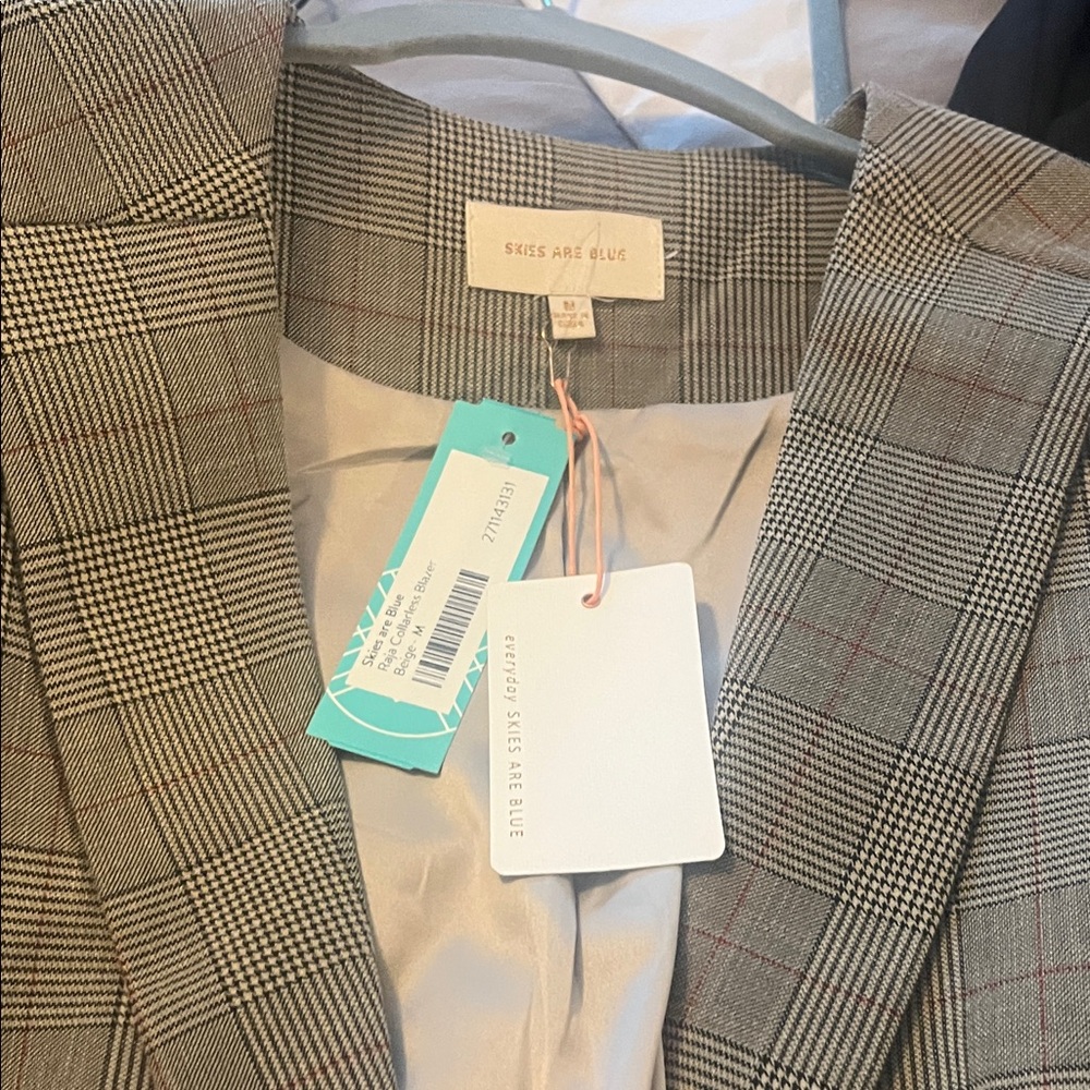 Skies Are Grey Black w/a faint red (ish) strip Plaid Blazer - Picture 5 of 7